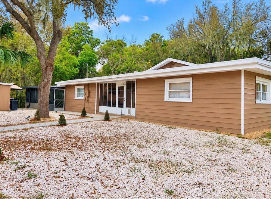 Property photo for 896 CR 485A, Lake Panasoffkee, FL