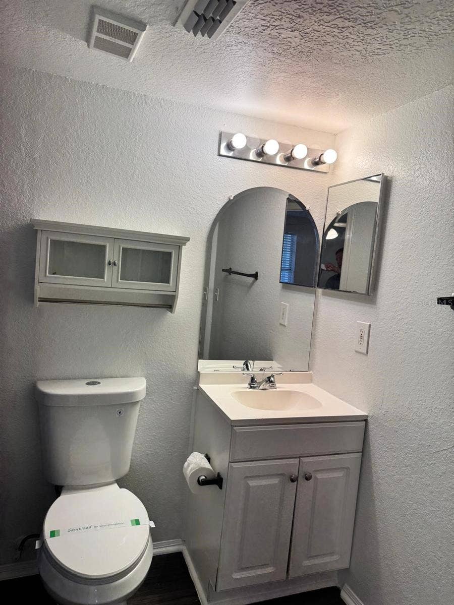 5136 PARK CENTRAL DRIVE, #223, Orlando, FL 32839 5136 PARK CENTRAL DRIVE, #223, Orlando, FL 32839