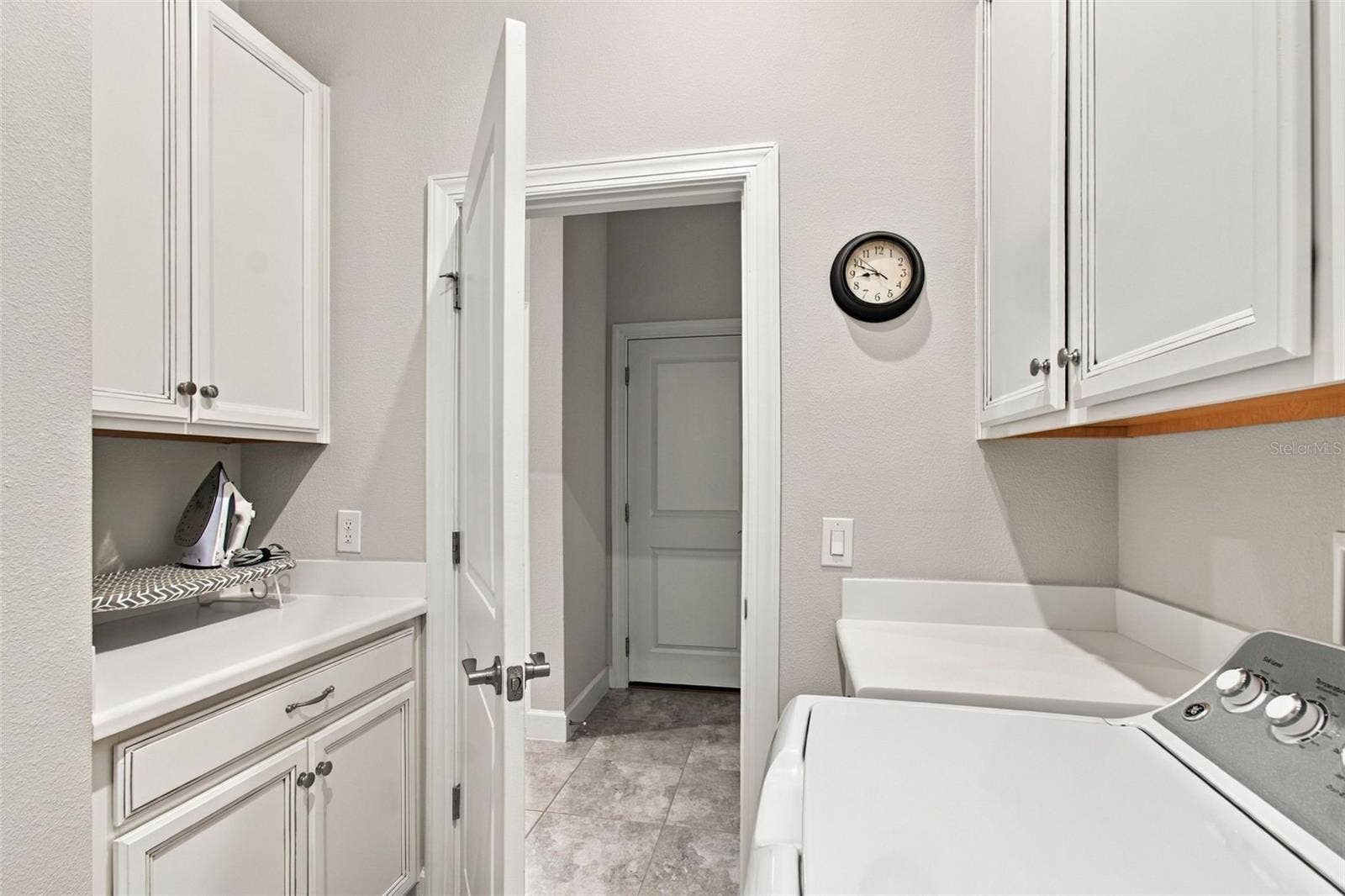 4085 VIA TOLEDO COURT, Poinciana, FL 34759 Lau Rm Extra cabinets