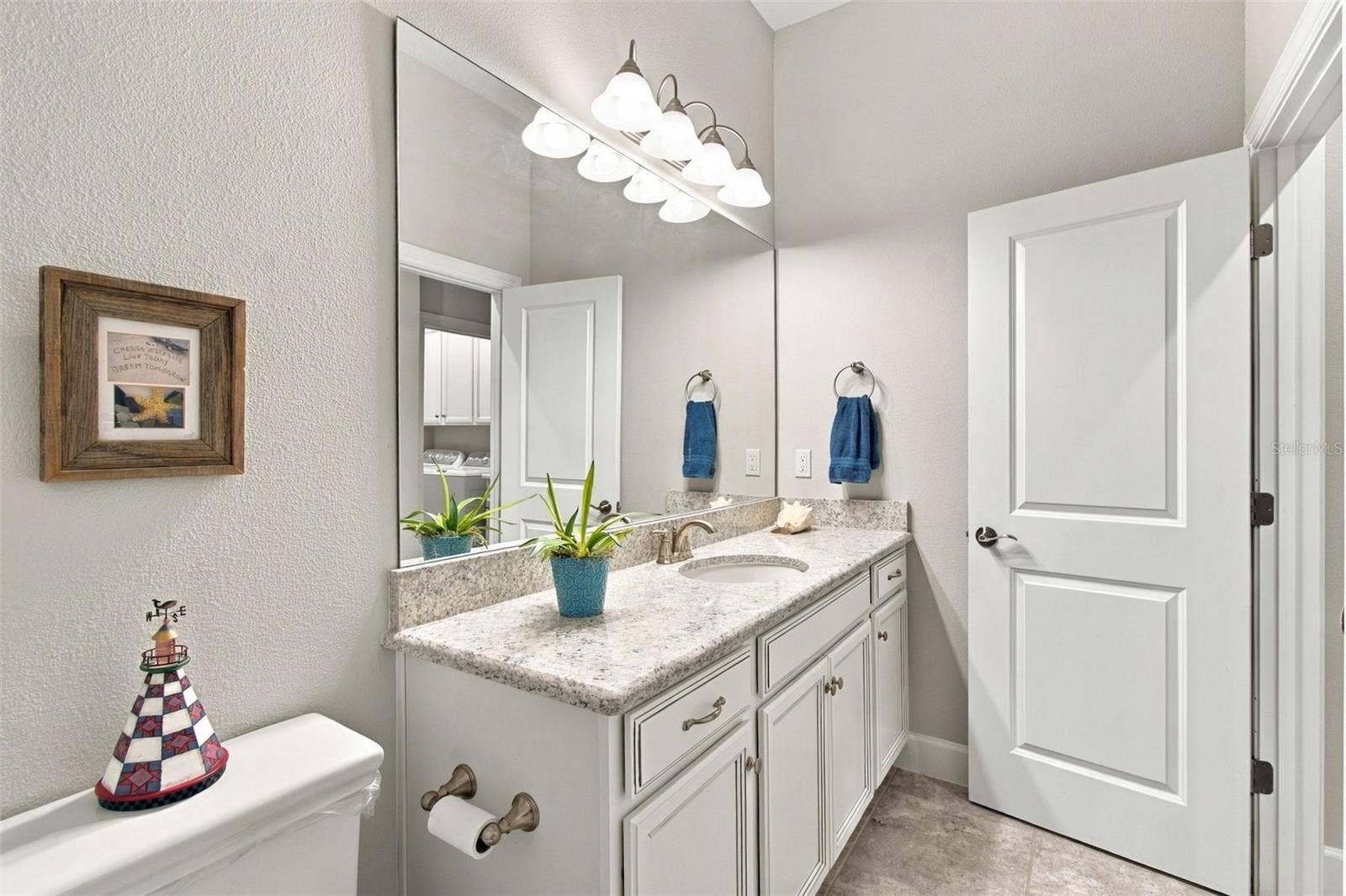 4085 VIA TOLEDO COURT, Poinciana, FL 34759 Hall Bath 3
