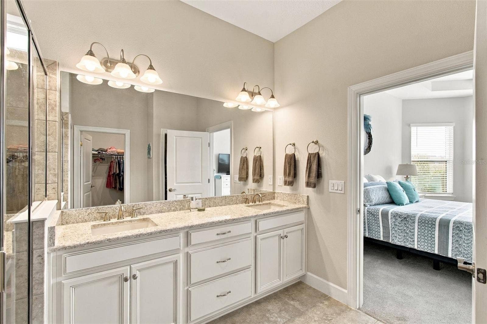 4085 VIA TOLEDO COURT, Poinciana, FL 34759 Primary Bathroom: Raised Vanity