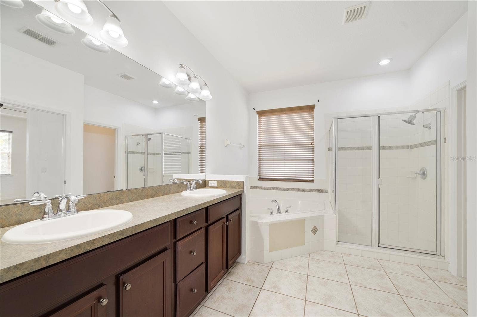 8036 CRUSHED PEPPER AVENUE, Orlando, FL 32817 8036 CRUSHED PEPPER AVENUE, Orlando, FL 32817
