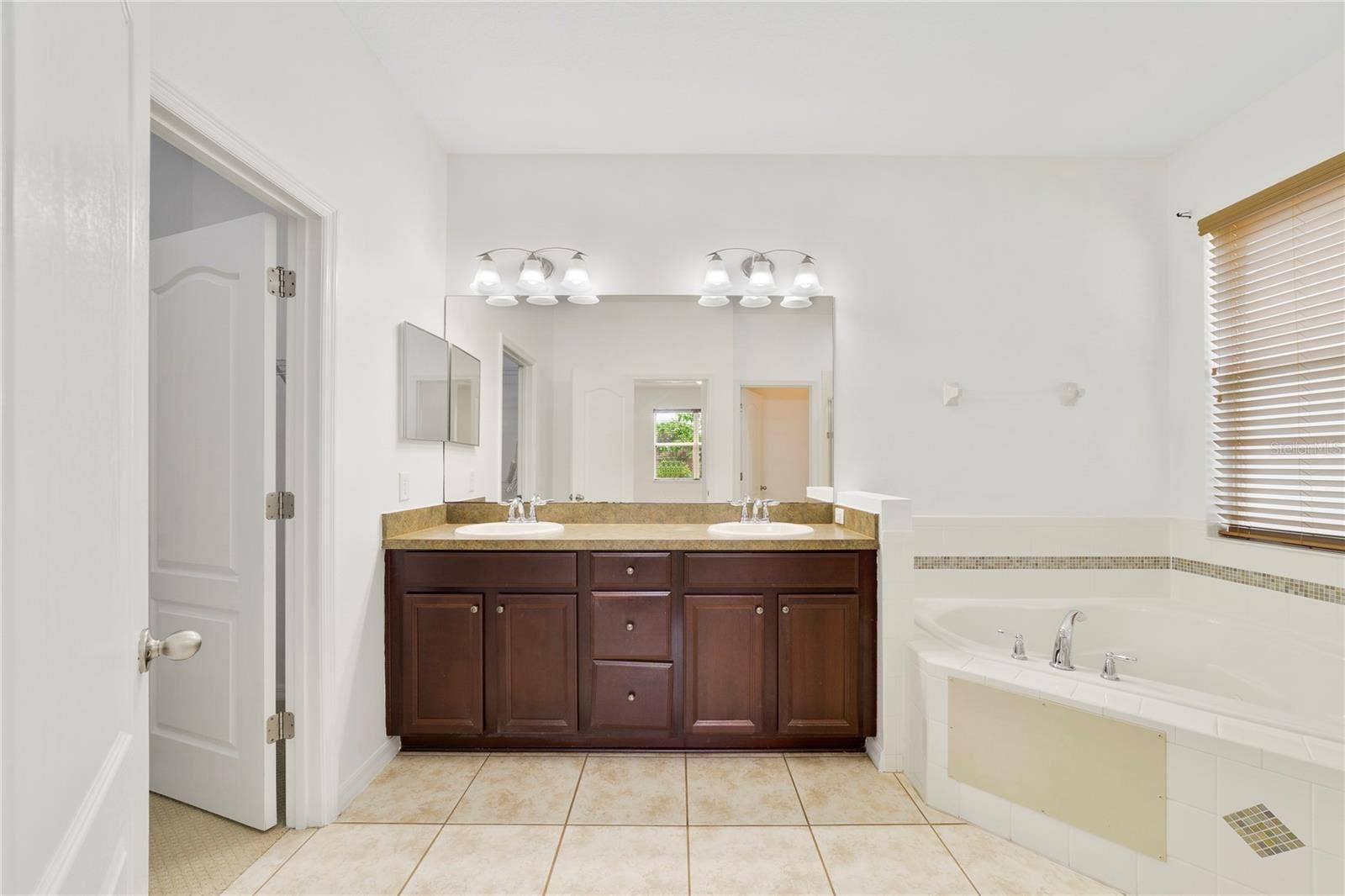 8036 CRUSHED PEPPER AVENUE, Orlando, FL 32817 8036 CRUSHED PEPPER AVENUE, Orlando, FL 32817
