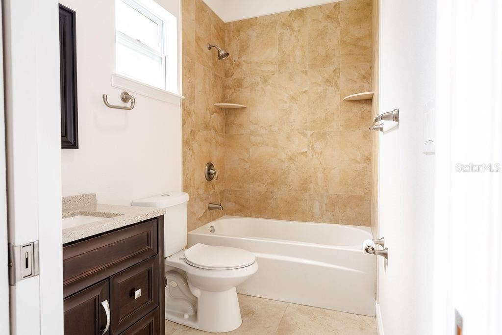 1846 KNIGHT AVENUE, Orlando, FL 32826 1846 KNIGHT AVENUE, Orlando, FL 32826