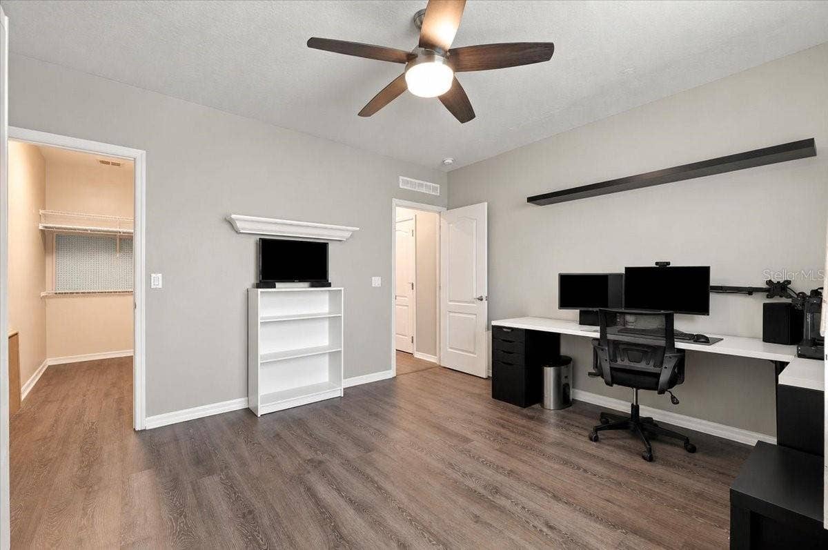 down stairs walk-in closet or second office - Room 5
