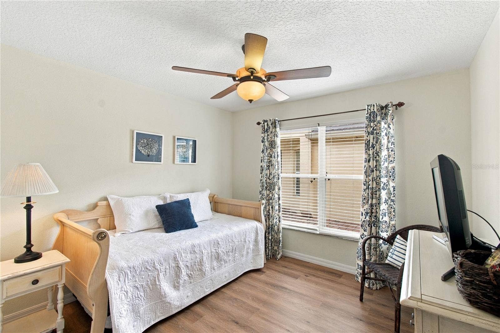 516 GRAND CANAL DR, Poinciana, FL 34759 DEN
