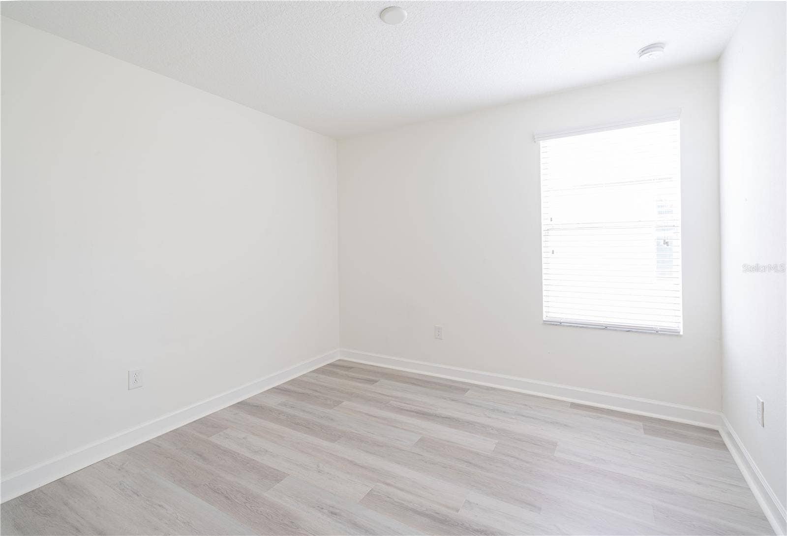 15663 SIGNATURE DRIVE, Winter Garden, FL 34787 15663 SIGNATURE DRIVE, Winter Garden, FL 34787