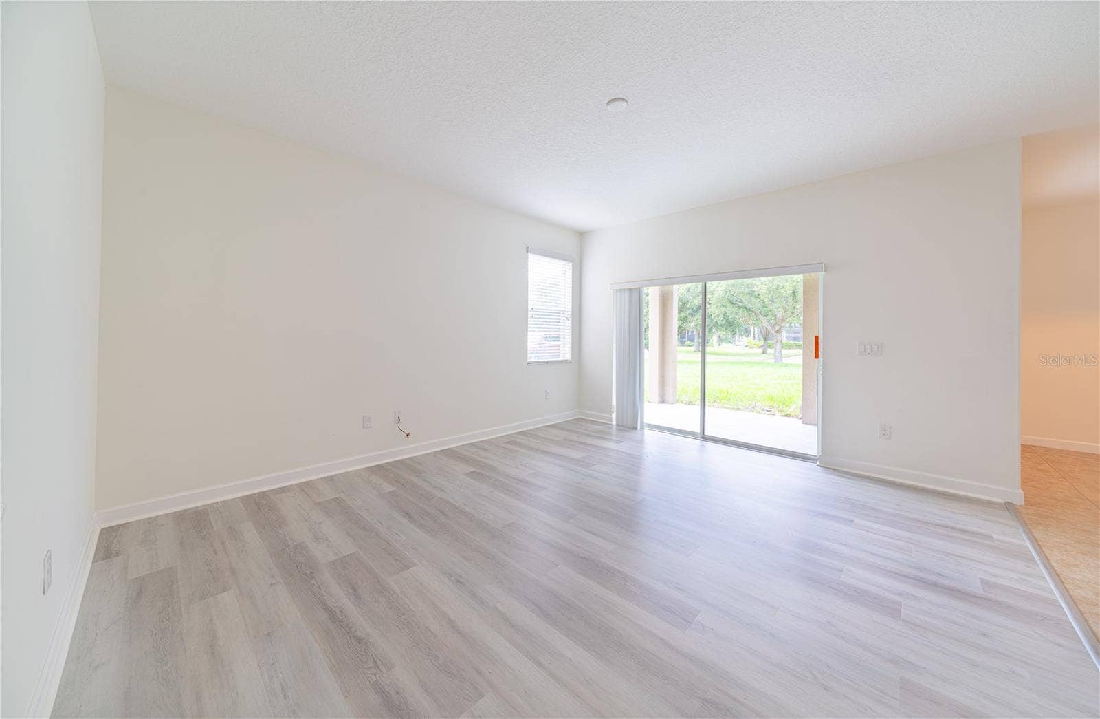15663 SIGNATURE DRIVE, Winter Garden, FL 34787 15663 SIGNATURE DRIVE, Winter Garden, FL 34787