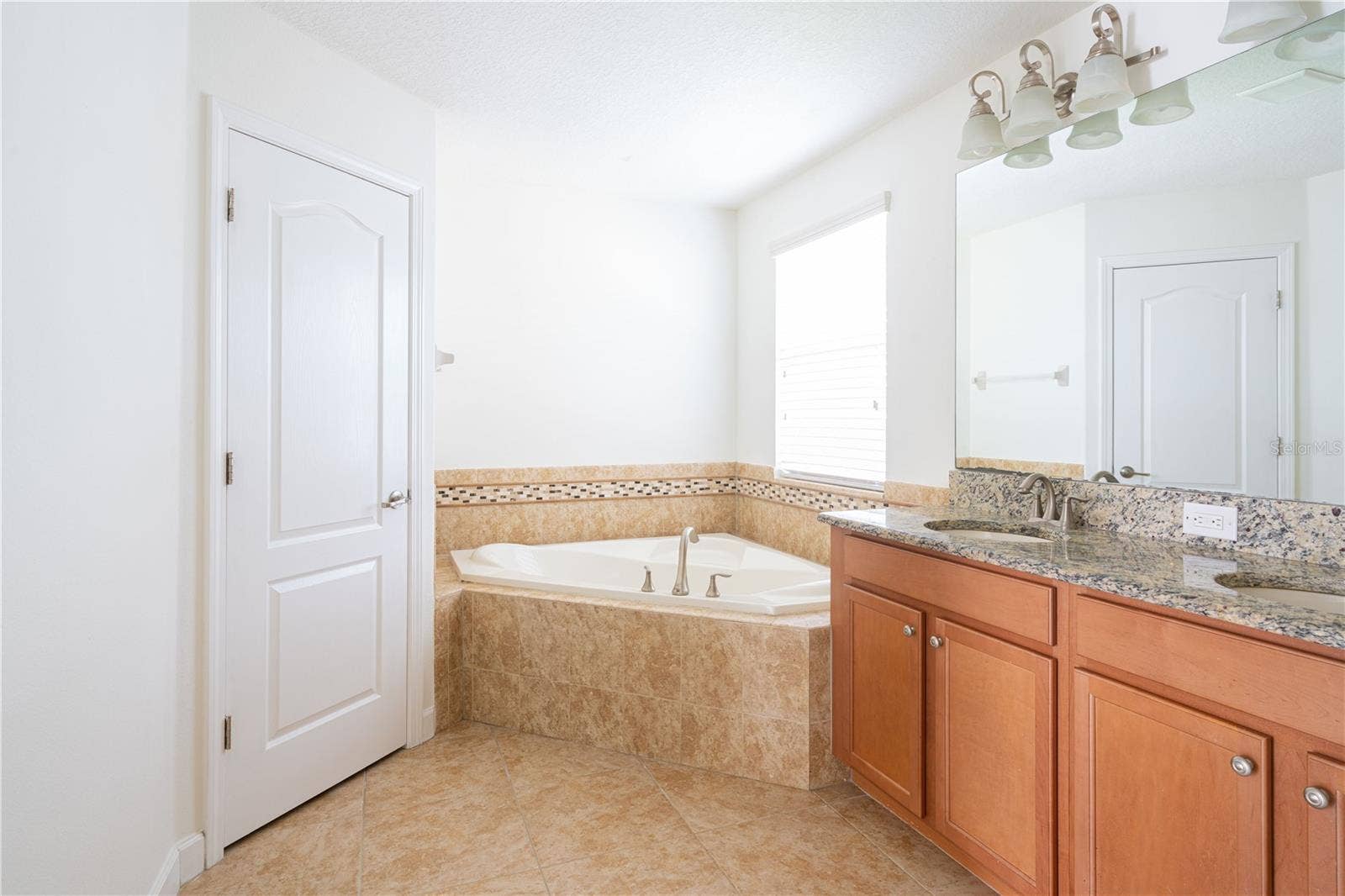 15663 SIGNATURE DRIVE, Winter Garden, FL 34787 15663 SIGNATURE DRIVE, Winter Garden, FL 34787