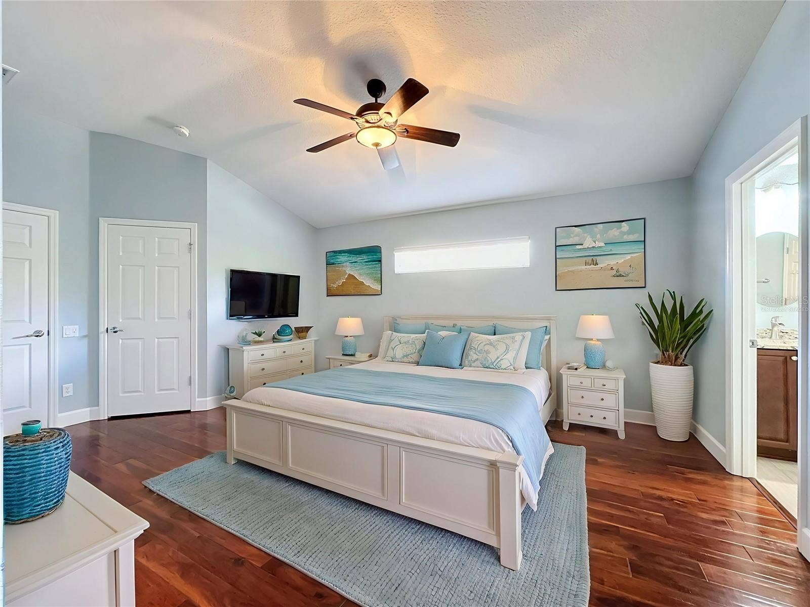 516 PLAYA DR, Davenport, FL 33837 Primary Suite Virtually staged