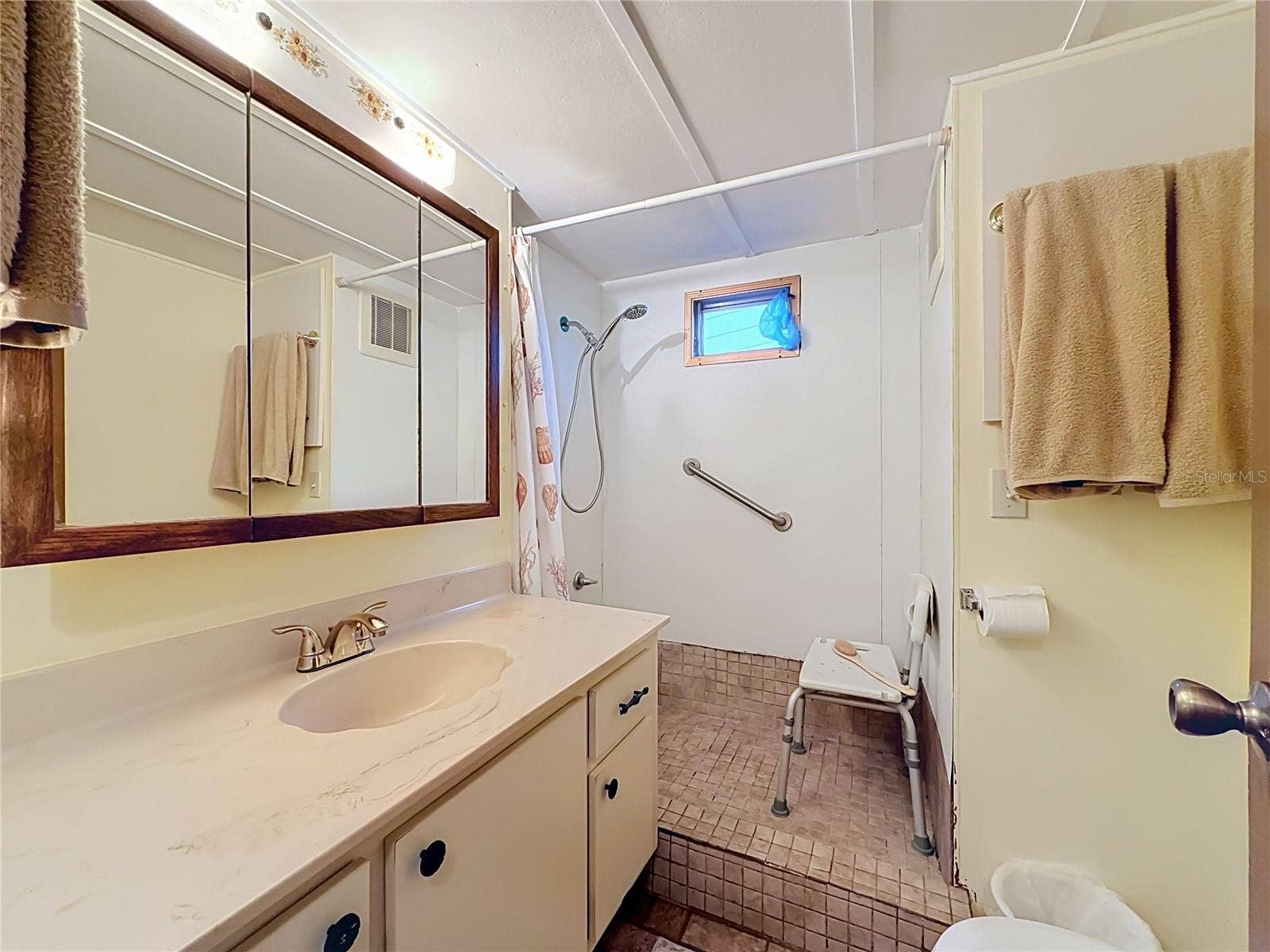 7490 46TH AVENUE N, #101, St Petersburg, FL 33709 7490 46TH AVENUE N, #101, St Petersburg, FL 33709