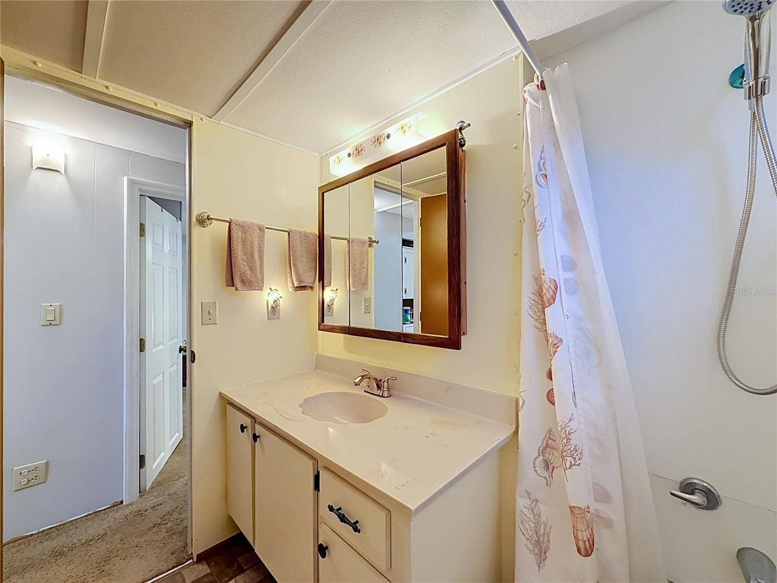 7490 46TH AVENUE N, #101, St Petersburg, FL 33709 7490 46TH AVENUE N, #101, St Petersburg, FL 33709
