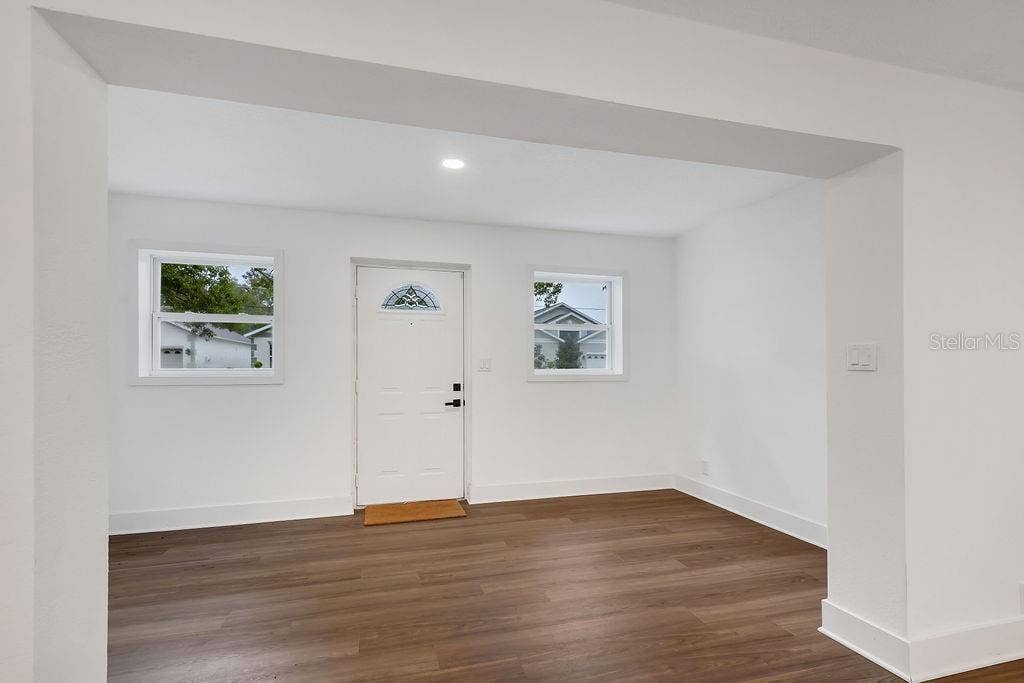 842 DENNIS AVENUE, Orlando, FL 32807