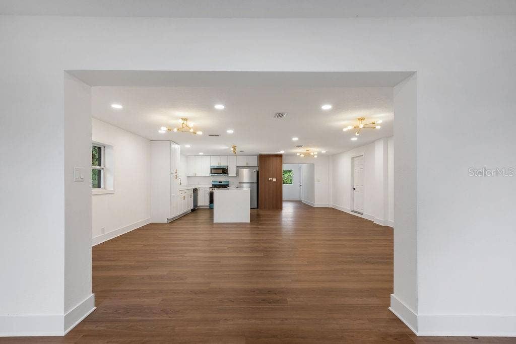 842 DENNIS AVENUE, Orlando, FL 32807