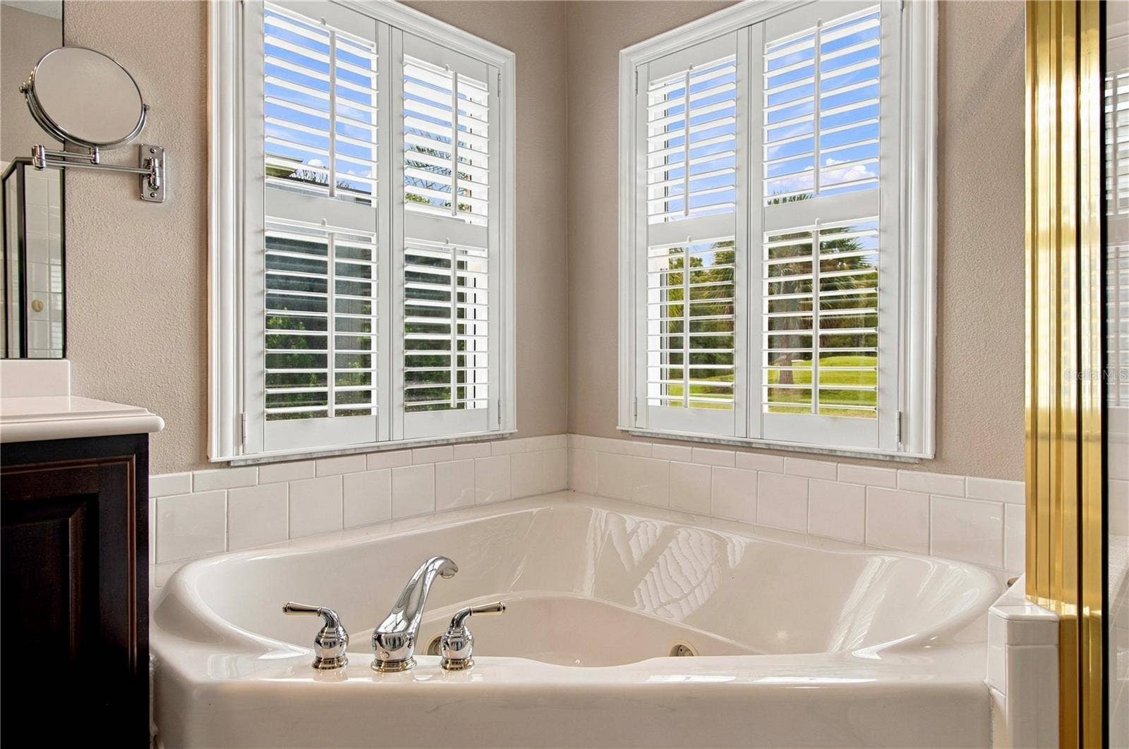 352 HAMRICK DR, Poinciana, FL 34759 Soaking Tub