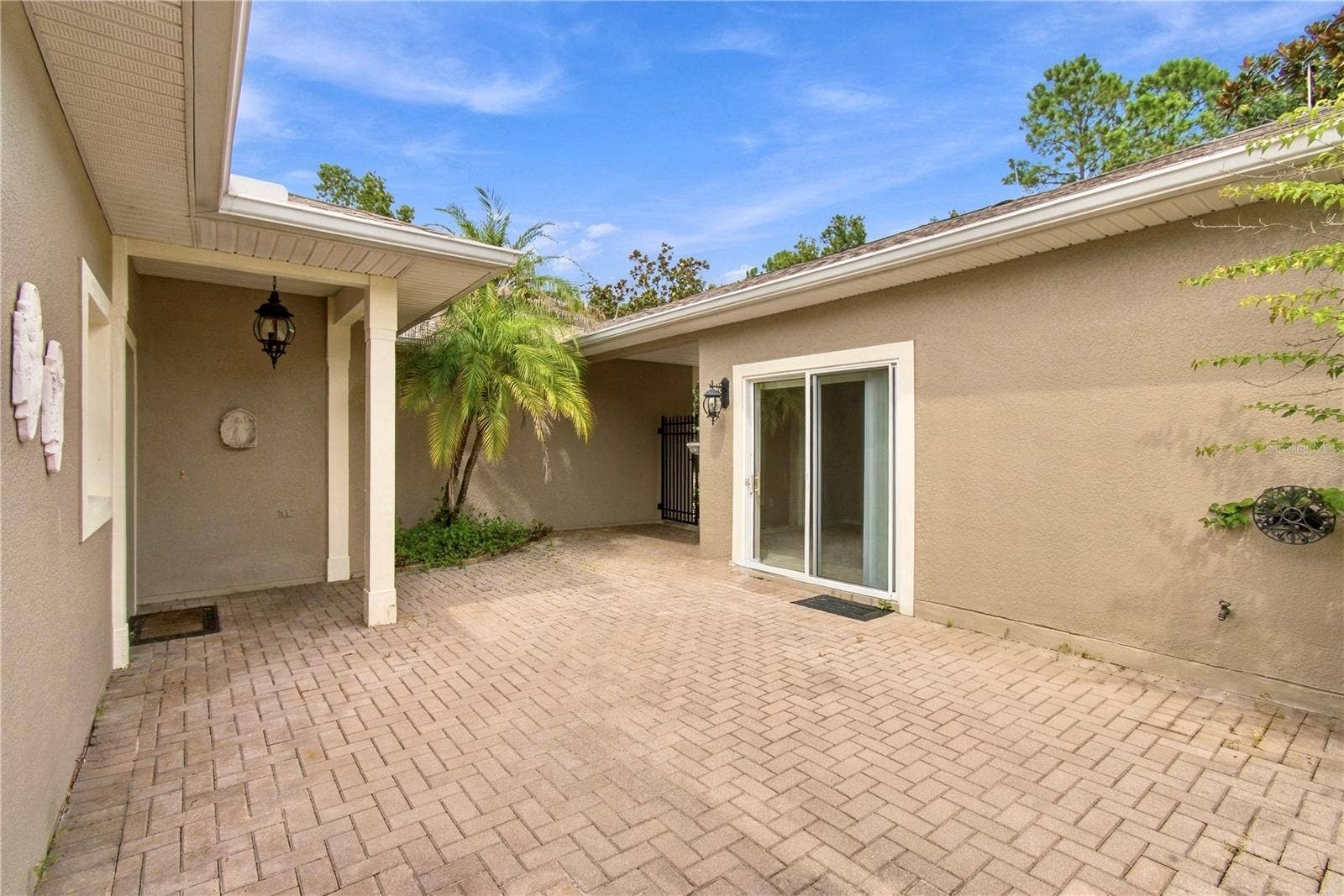 352 HAMRICK DR, Poinciana, FL 34759 Casita (Guest Cottage) Private Entrance