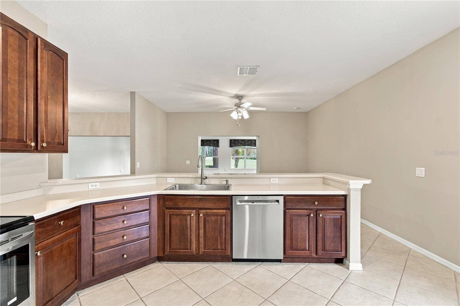 352 HAMRICK DR, Poinciana, FL 34759 352 HAMRICK DR, Poinciana, FL 34759
