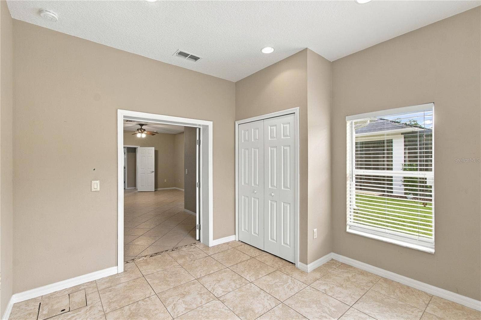 352 HAMRICK DR, Poinciana, FL 34759 Bonus Room Off the Primary Suite