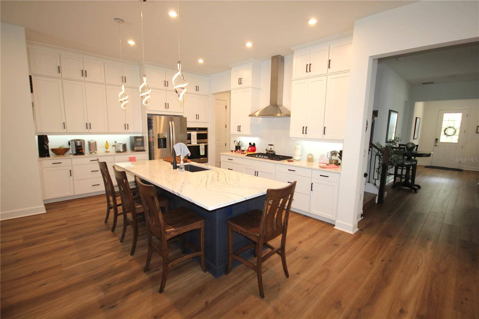 1859 BEACH RIDGE RD, Celebration, FL 34747 KITCHEN WITH CEILING HEIGHT CABINETRY