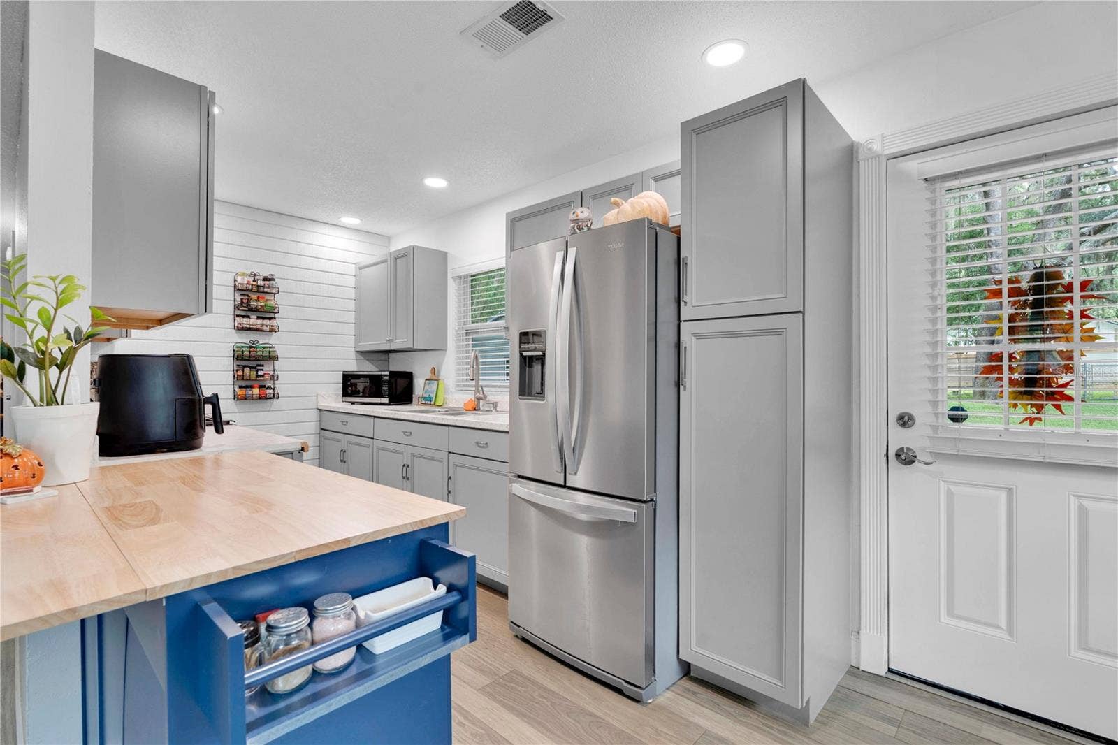 705 NE 44TH AVENUE, Ocala, FL 34470