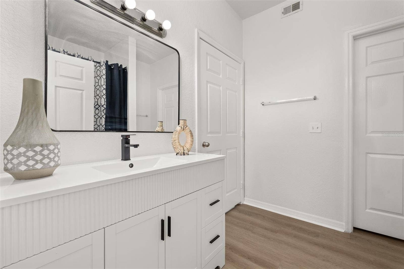 6025 WESTGATE DRIVE, #2518, Orlando, FL 32835 6025 WESTGATE DRIVE, #2518, Orlando, FL 32835