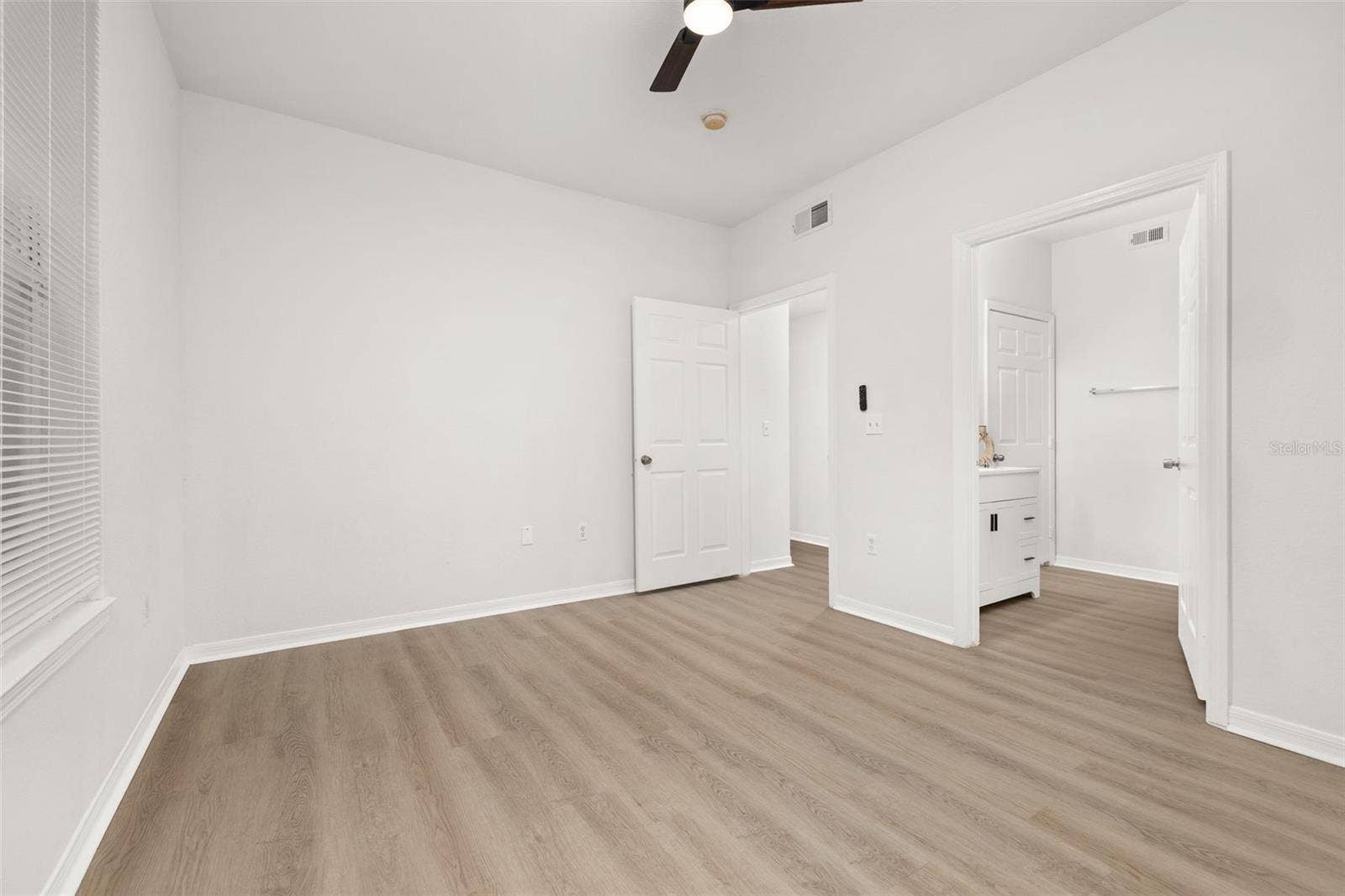 6025 WESTGATE DRIVE, #2518, Orlando, FL 32835 6025 WESTGATE DRIVE, #2518, Orlando, FL 32835