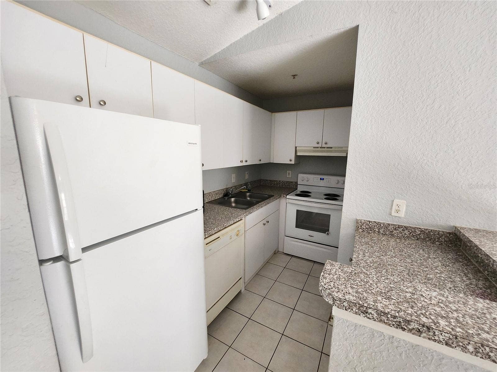 6372 RALEIGH STREET, #1913, Orlando, FL 32835 6372 RALEIGH STREET, #1913, Orlando, FL 32835