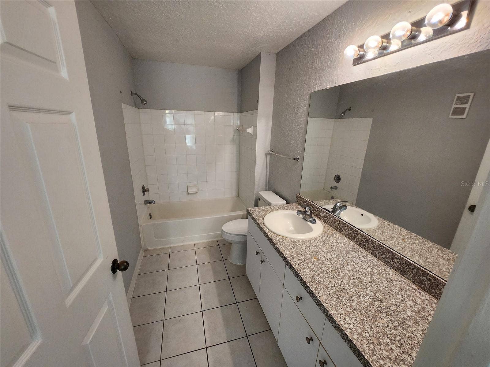 6372 RALEIGH STREET, #1913, Orlando, FL 32835 6372 RALEIGH STREET, #1913, Orlando, FL 32835