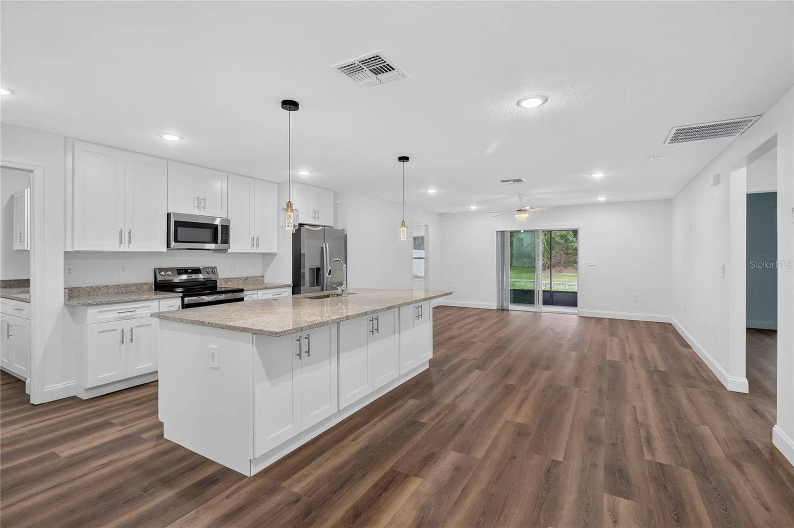 1097 CAREFREE COVE DR, Winter Haven, FL 33881