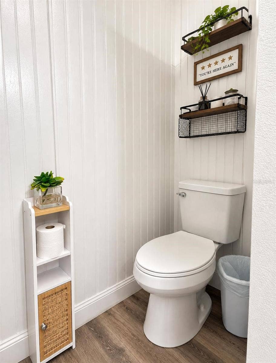 studio 1: bathroom