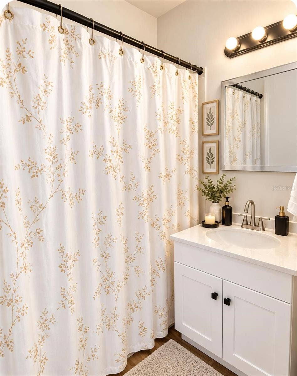 Studio 1: bathroom