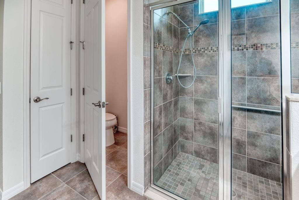3432 FALLBROOK DRIVE, Poinciana, FL 34759 LINEN & COMMODE Closet