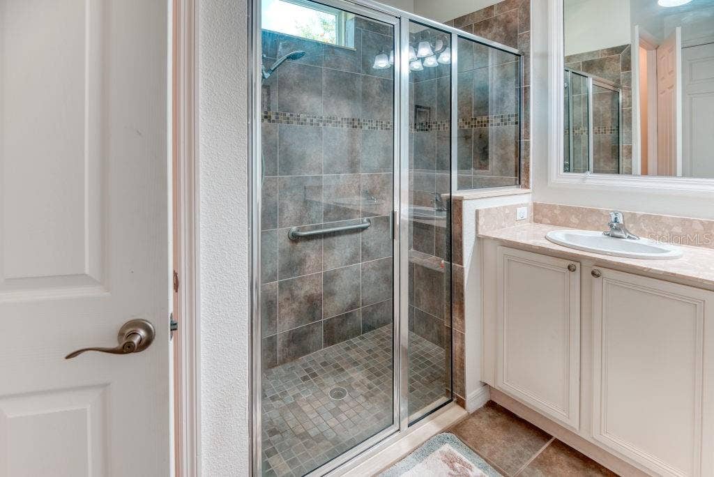 3432 FALLBROOK DRIVE, Poinciana, FL 34759 PRIMARY WALK-IN Tiled Shower