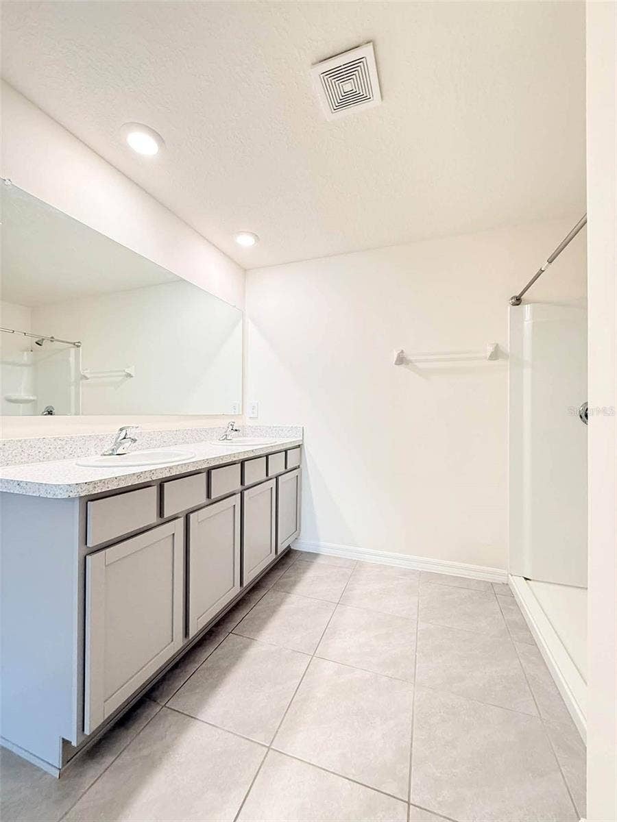 6723 SE 3RD LOOP, Ocala, FL 34472