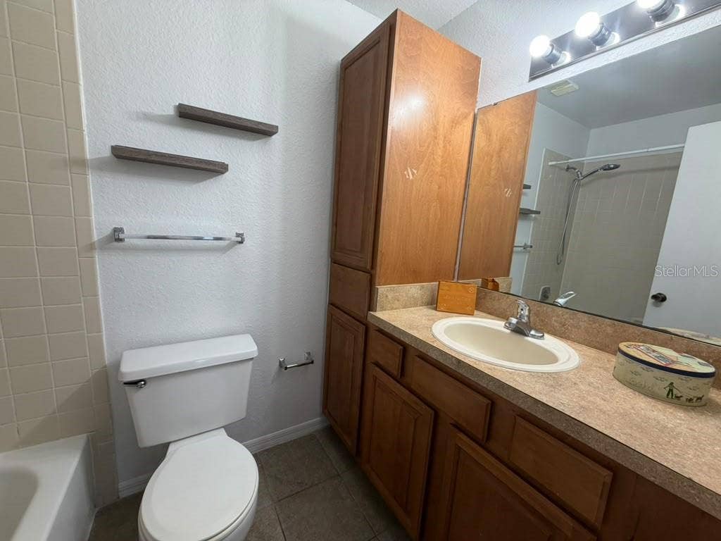 1037 S HIAWASSEE ROAD, #2824, Orlando, FL 32835 Primary Bathroom