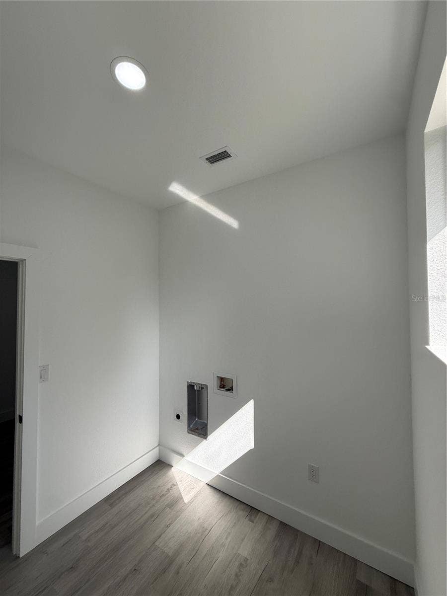 339 ROADRUNNER AVENUE, Sebring, FL 33870 Laundry Room