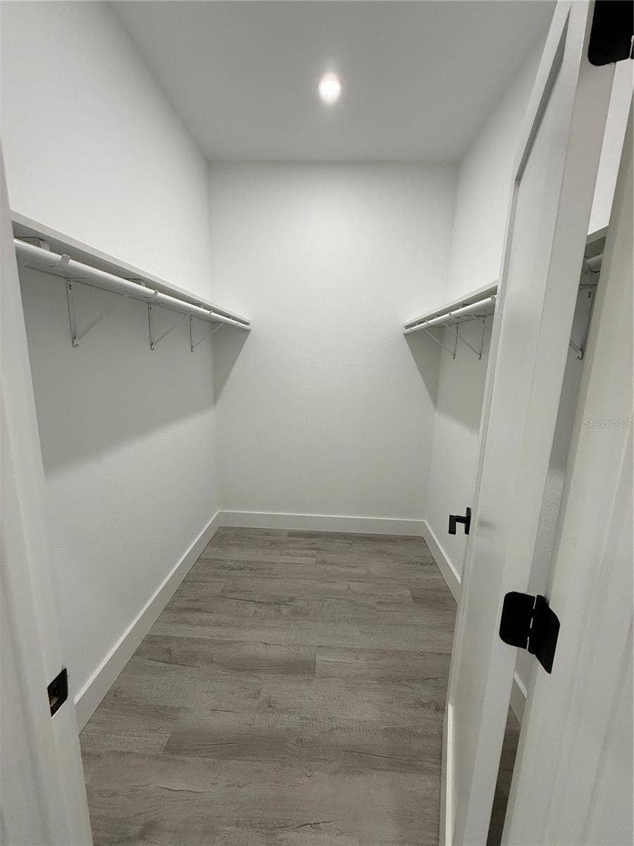 339 ROADRUNNER AVENUE, Sebring, FL 33870 Walking closet