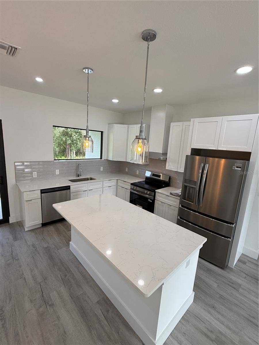 339 ROADRUNNER AVENUE, Sebring, FL 33870 339 ROADRUNNER AVENUE, Sebring, FL 33870