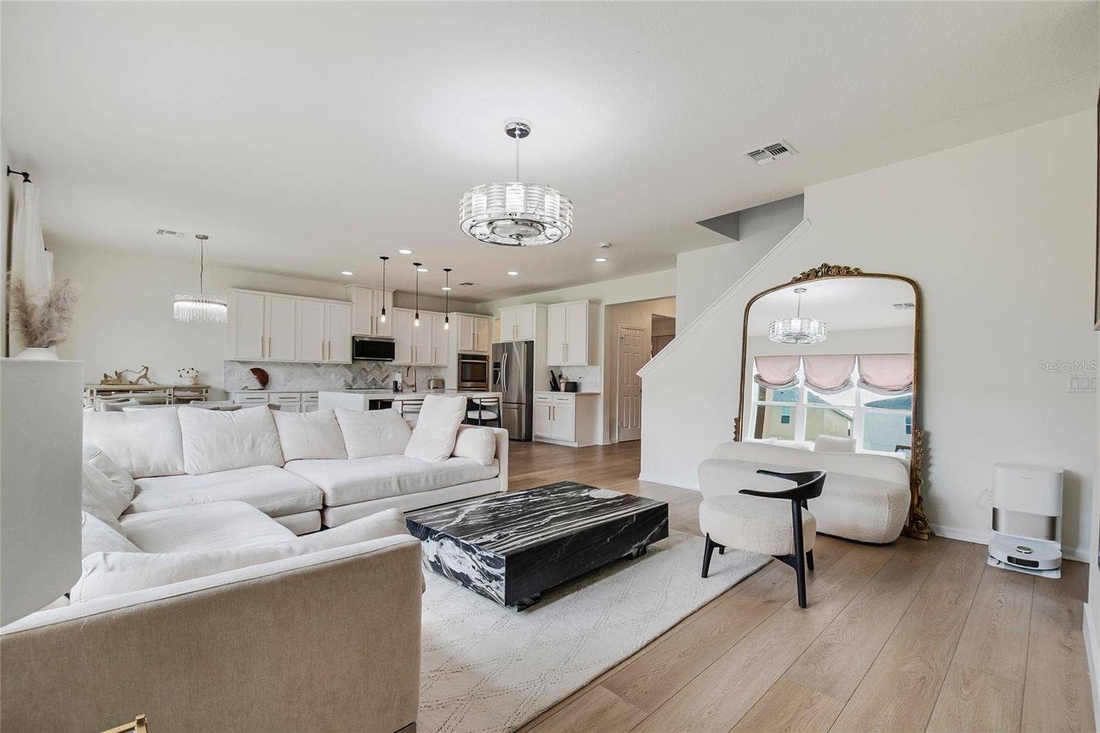 3761 MT VERNON WAY, Kissimmee, FL 34741 3761 MT VERNON WAY, Kissimmee, FL 34741