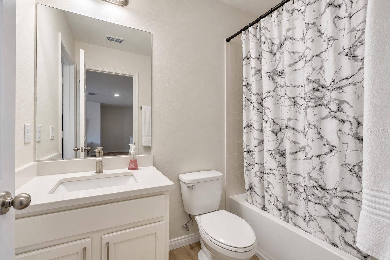 3761 MT VERNON WAY, Kissimmee, FL 34741 3761 MT VERNON WAY, Kissimmee, FL 34741