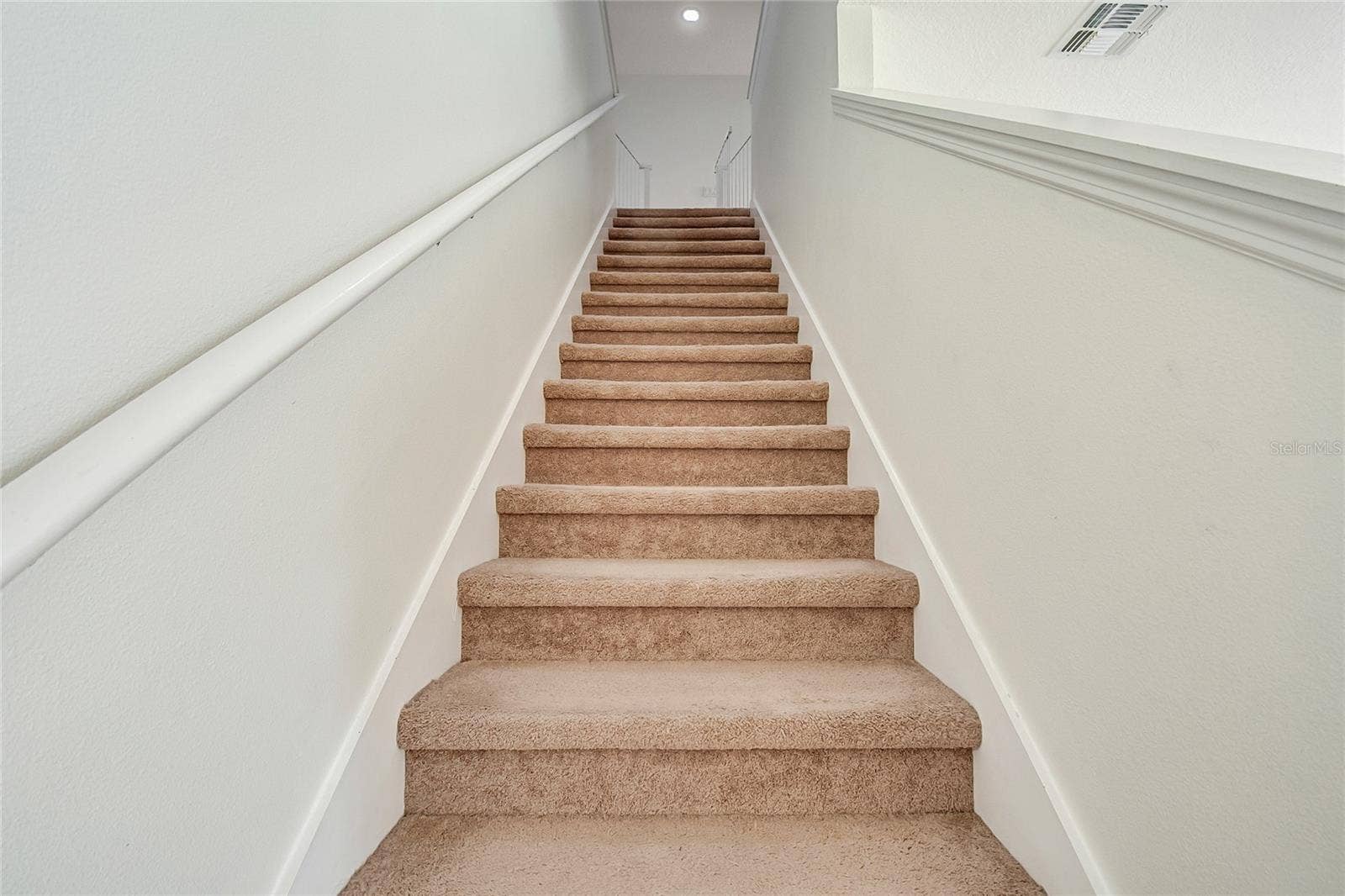 3761 MT VERNON WAY, Kissimmee, FL 34741 3761 MT VERNON WAY, Kissimmee, FL 34741