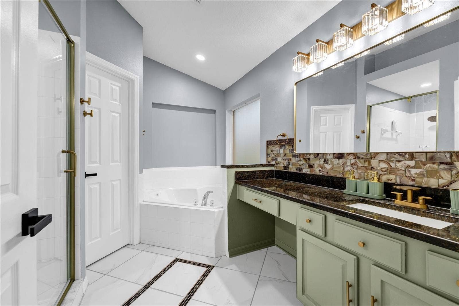 119 HYPOLITA AVENUE, Davenport, FL 33897