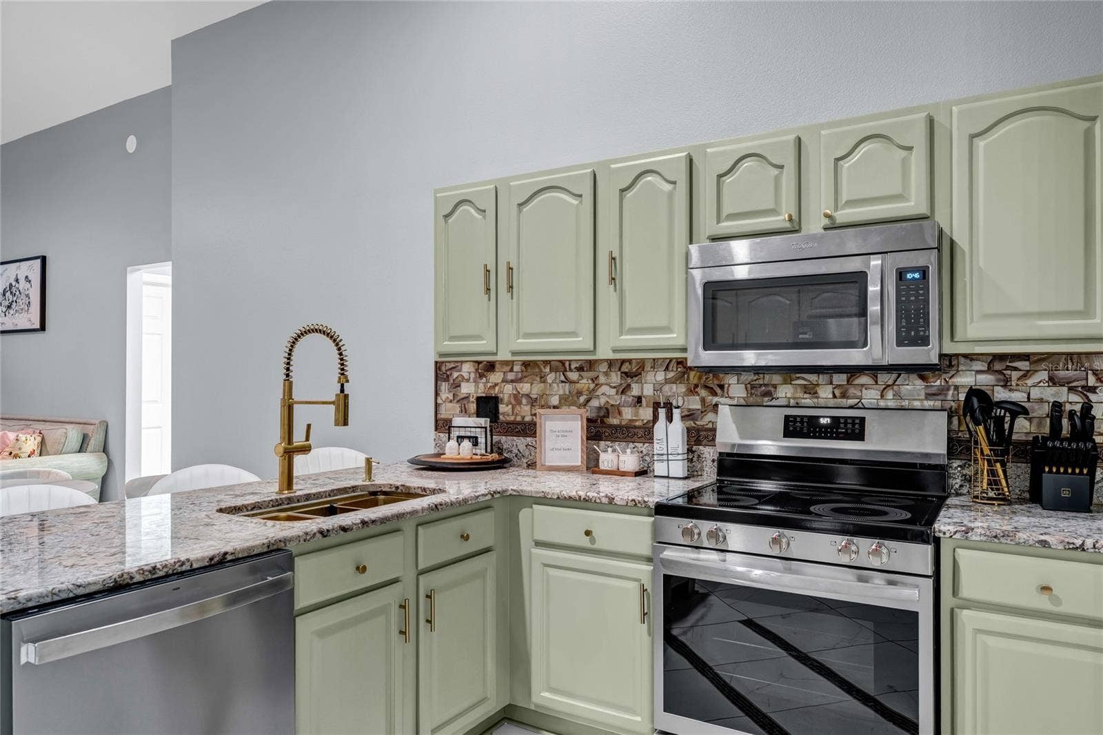 119 HYPOLITA AVENUE, Davenport, FL 33897