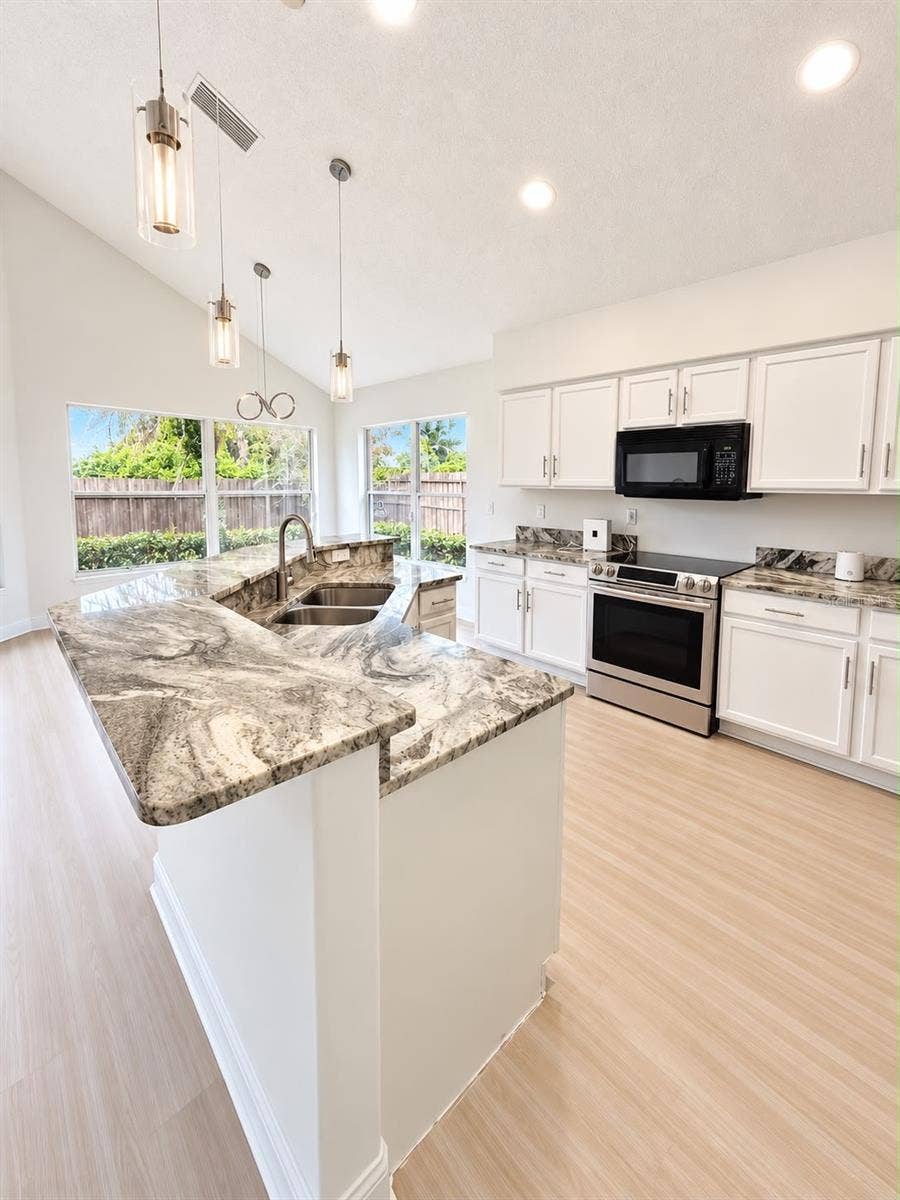 Kitchen / Dinette