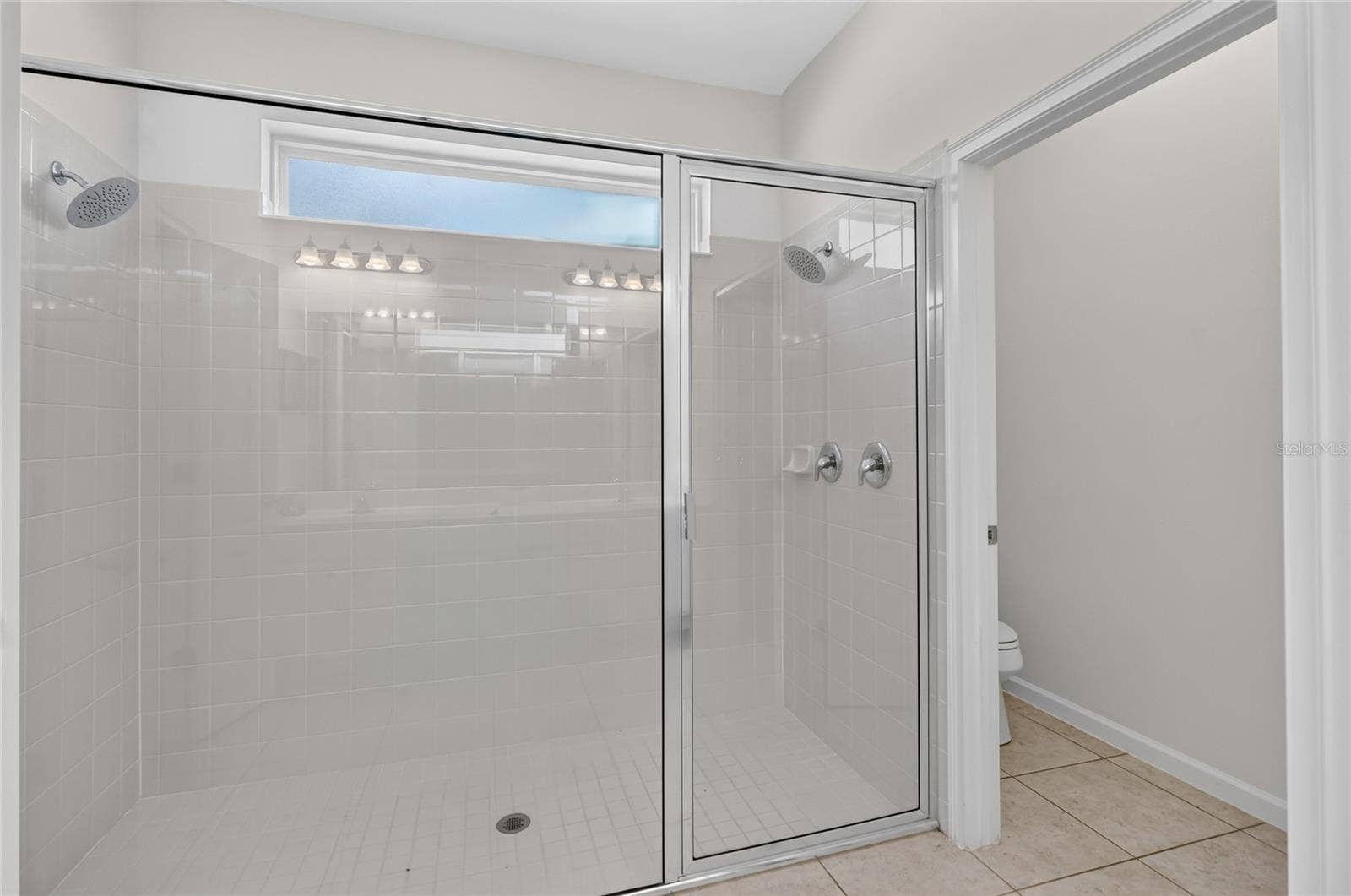 277 YELLOW SNAPDRAGON DRIVE, Davenport, FL 33837 Large walk-in shower
