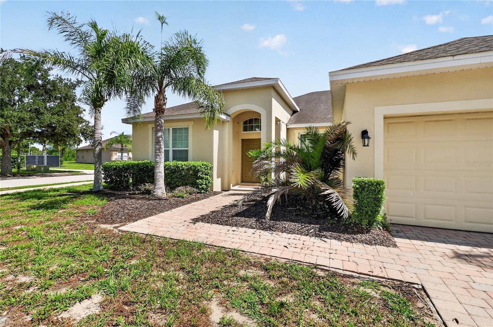 277 YELLOW SNAPDRAGON DRIVE, Davenport, FL 33837 Nice paver sidewalk and driveway