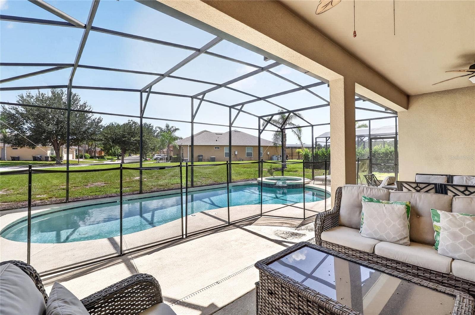 277 YELLOW SNAPDRAGON DRIVE, Davenport, FL 33837 Nice covered patio overlooking pool