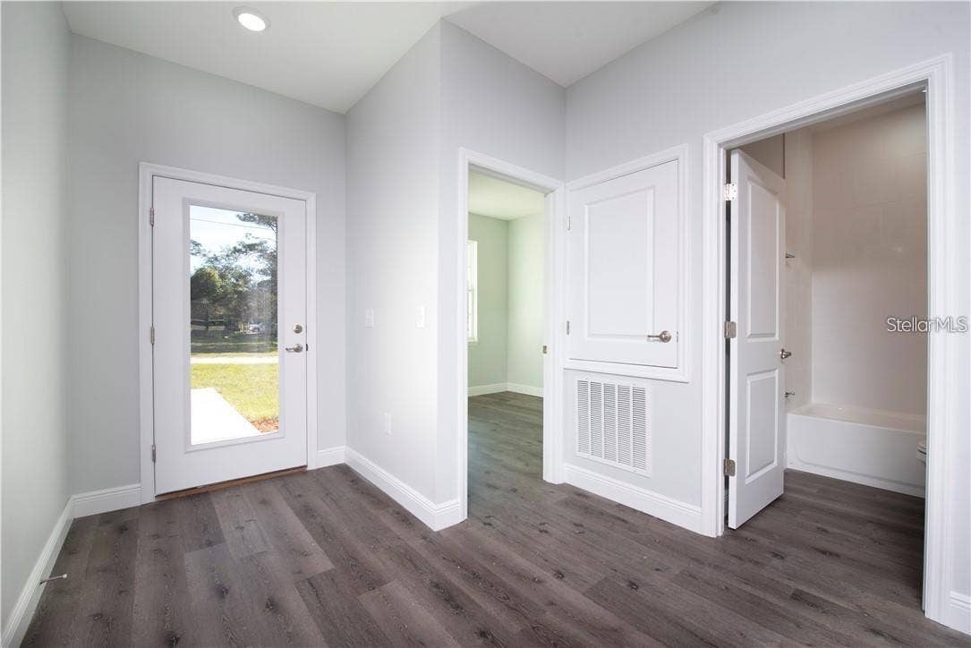 2433 AVENUE F NW, Winter Haven, FL 33880