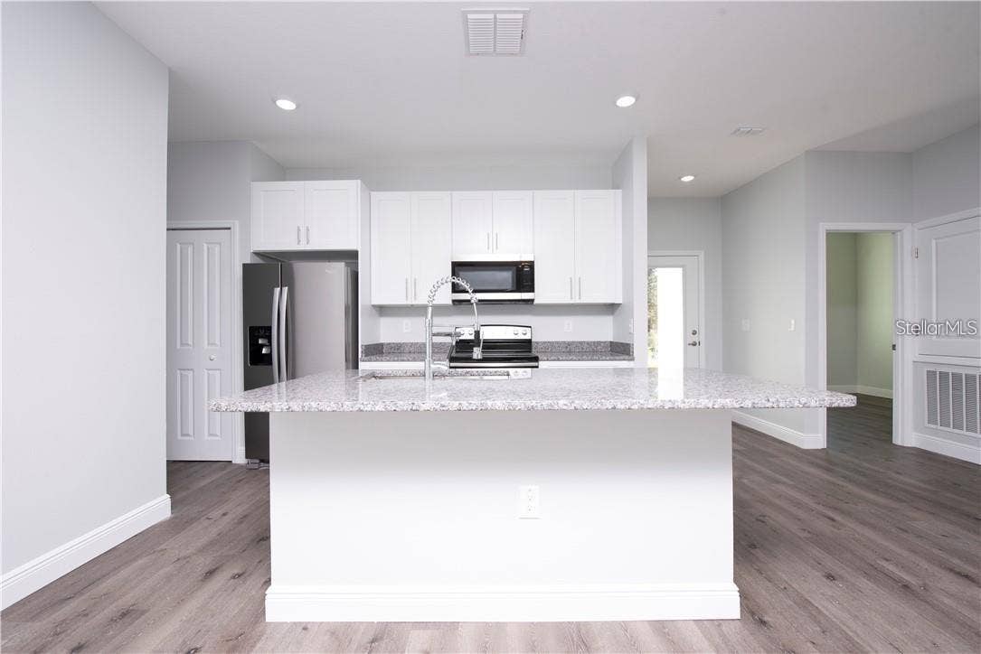 2433 AVENUE F NW, Winter Haven, FL 33880