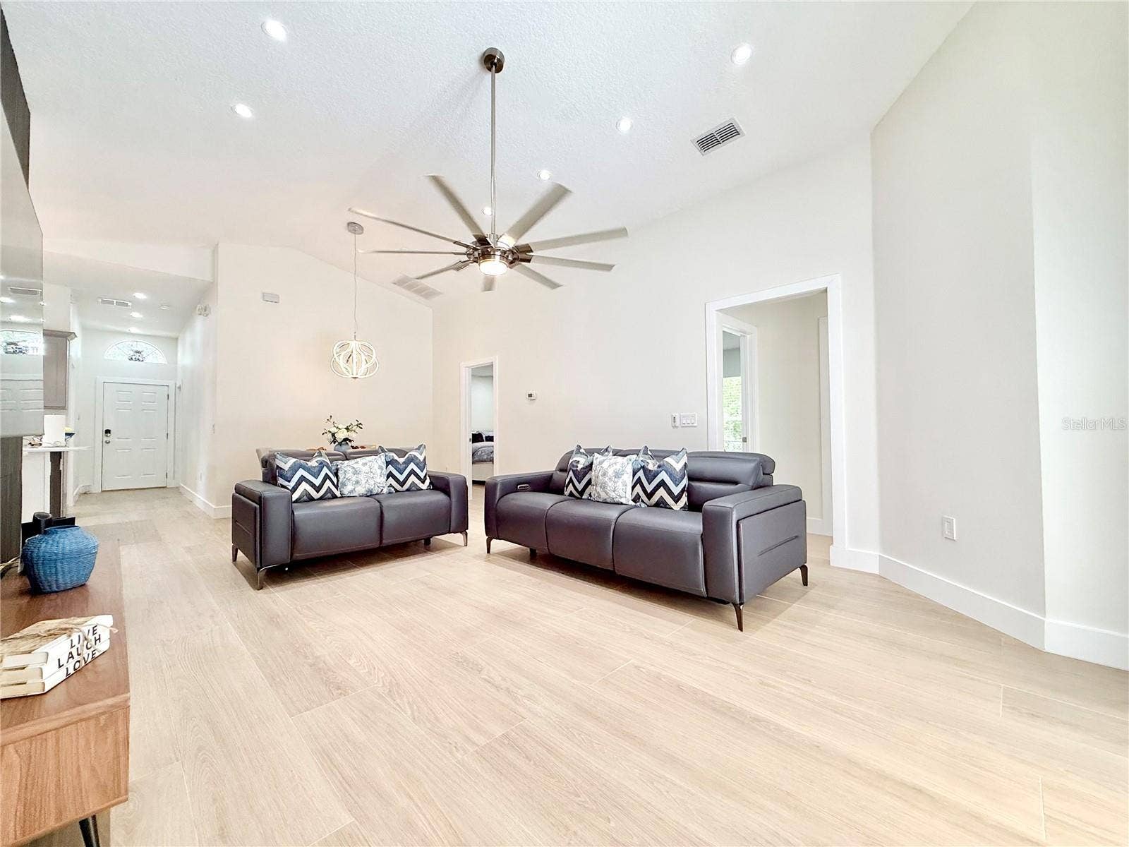 403 SANDY RIDGE DRIVE, Davenport, FL 33896 403 SANDY RIDGE DRIVE, Davenport, FL 33896